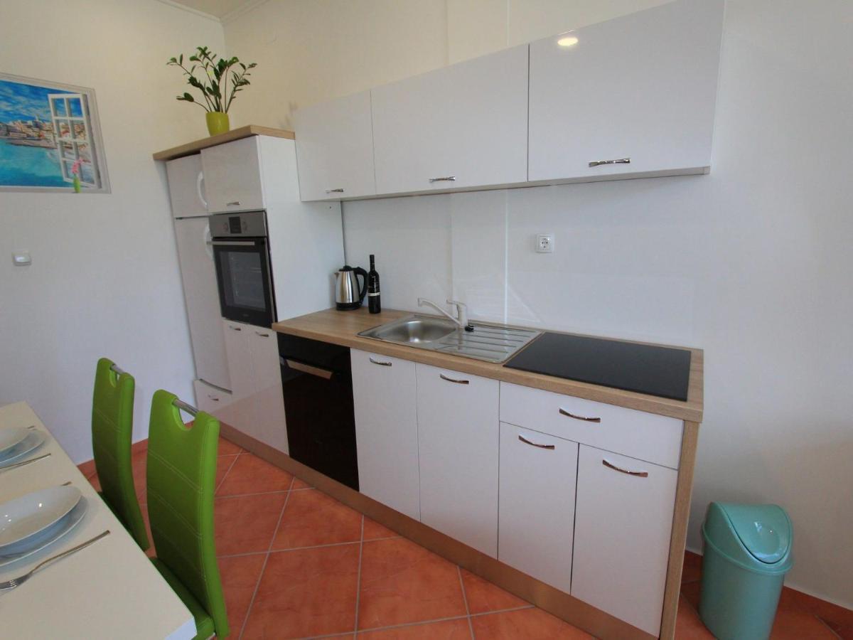 Apartments Nero Нови Винодолски Екстериор снимка